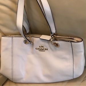Coach White Pebbled. Leather Shoulder Bag